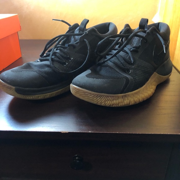 Nike Zoom Assertions Black and Gum Bottom - Picture 4 of 4